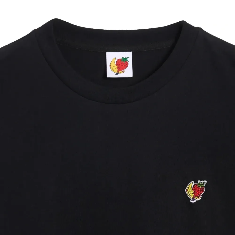 Футболка с вышитым логотипом