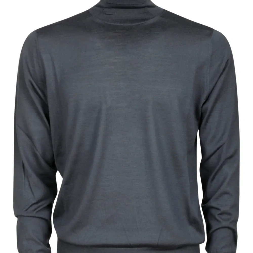 Свитер с воротником-гольф