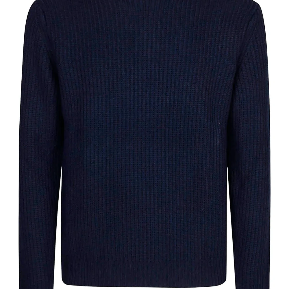 Шерстяной свитер в рубчик