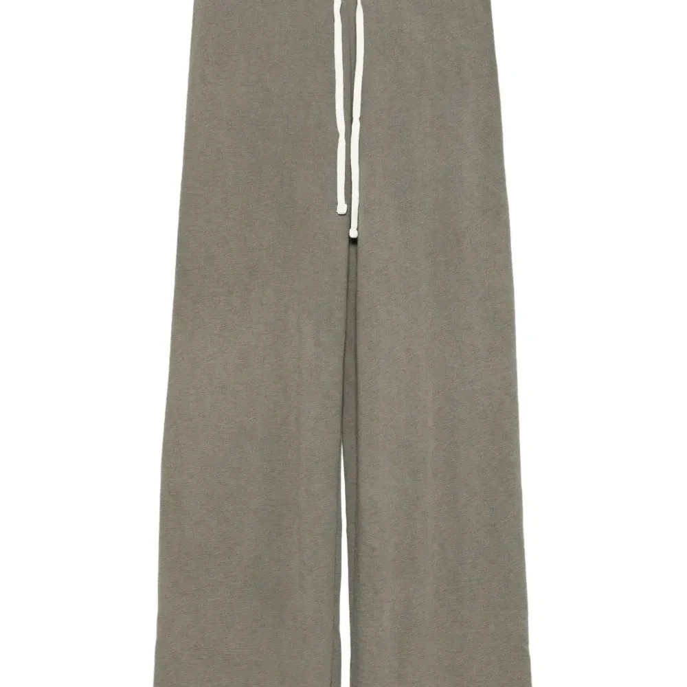 Брюки с широкими штанинами и кулиской