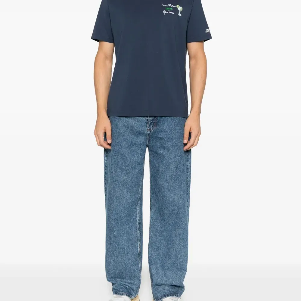 Футболка с вышивкой