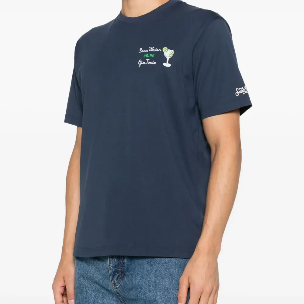 Футболка с вышивкой