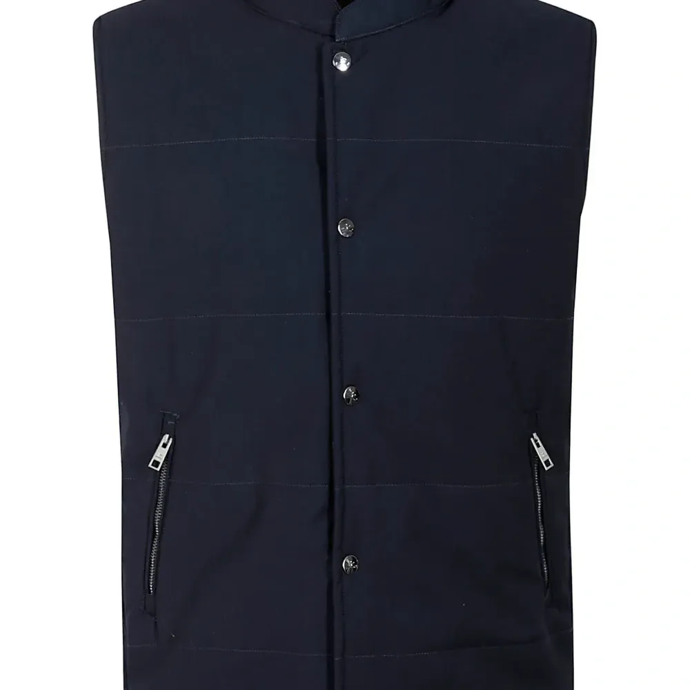 Жилет с капюшоном