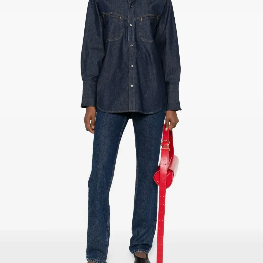 Джинсовая рубашка с нагрудным карманом