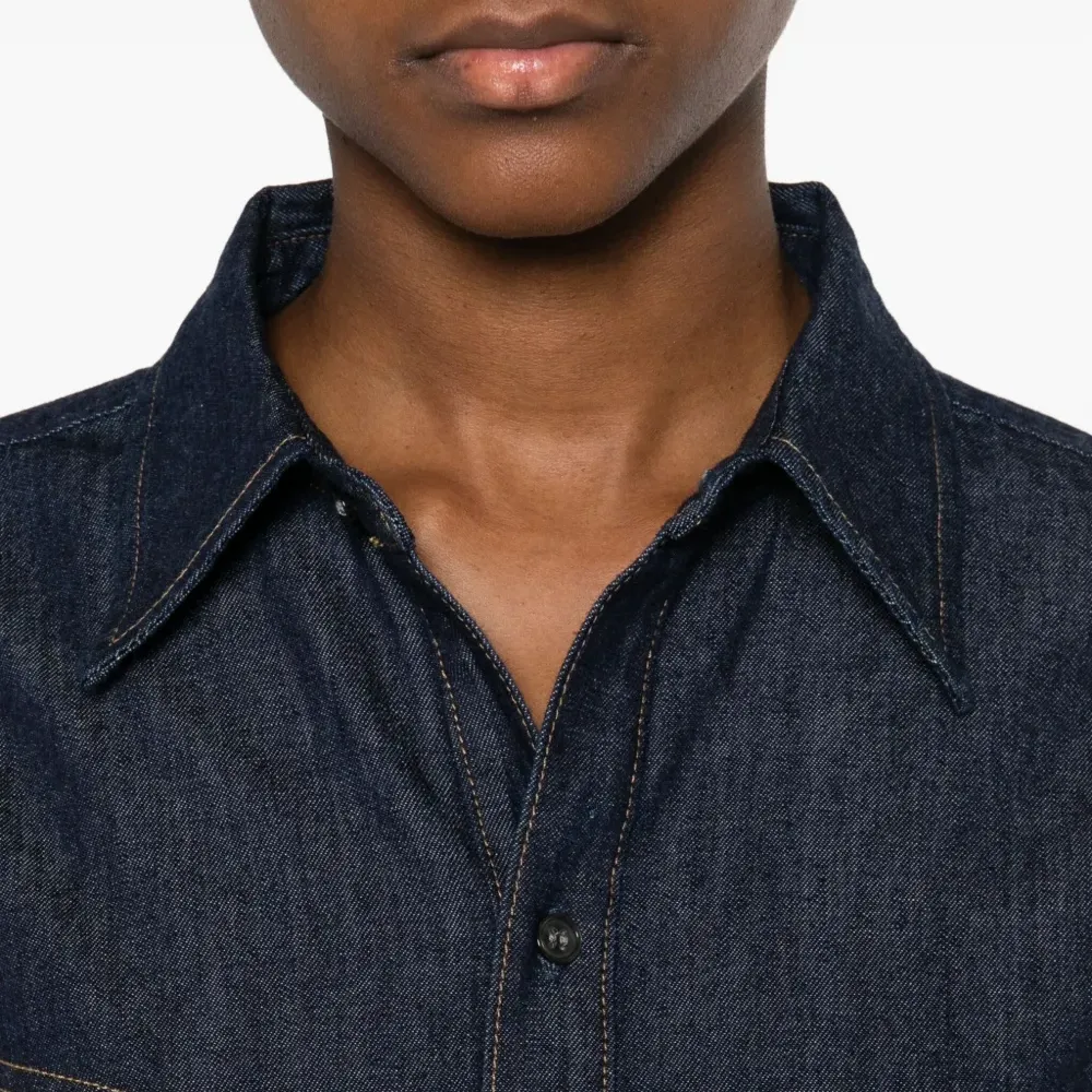 Джинсовая рубашка с нагрудным карманом