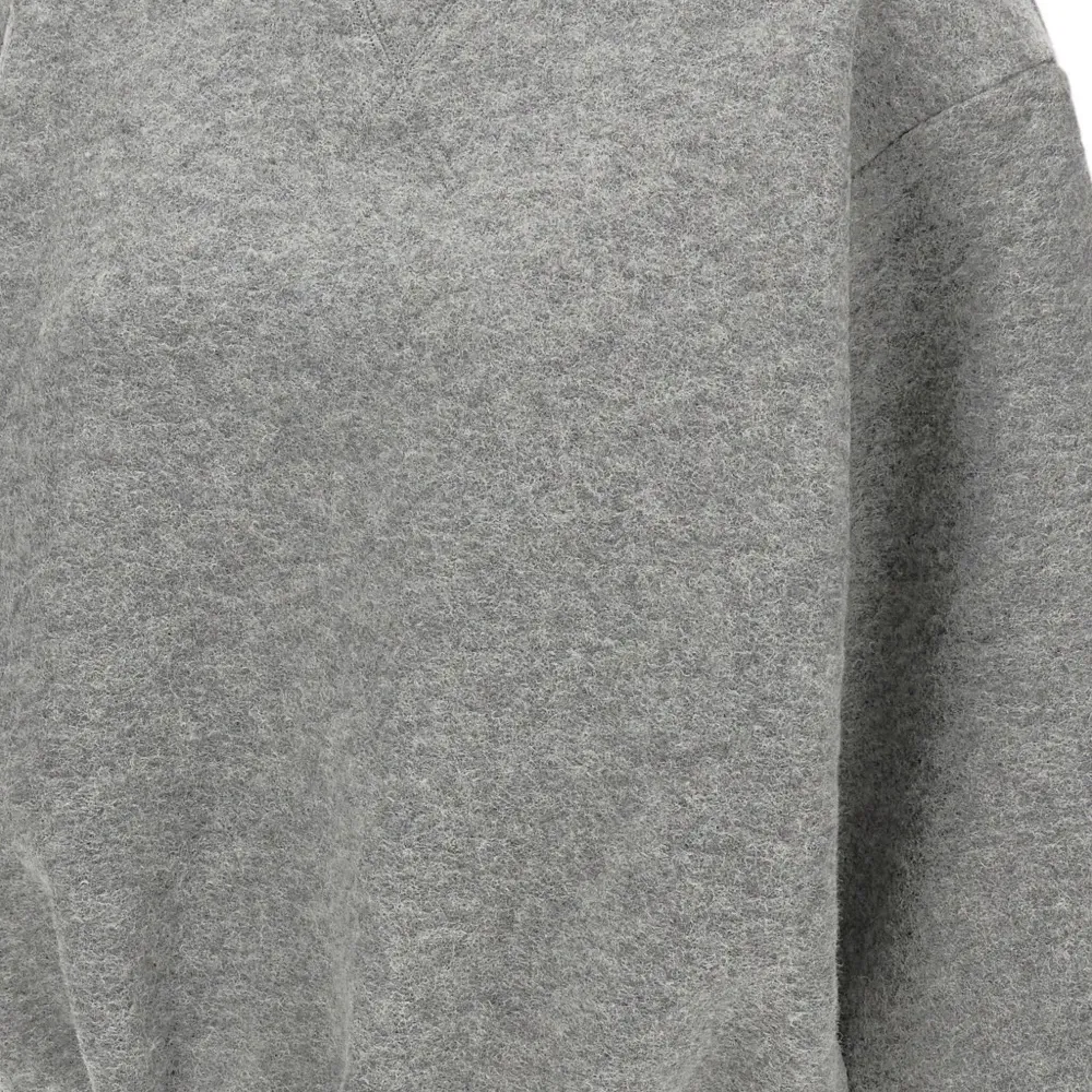 Шерстяной свитер