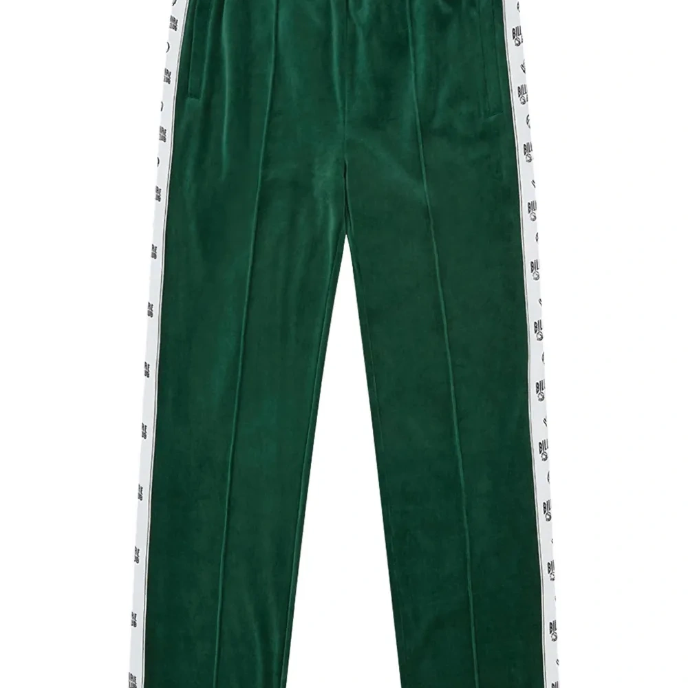 Бархатные брюки с лампасами