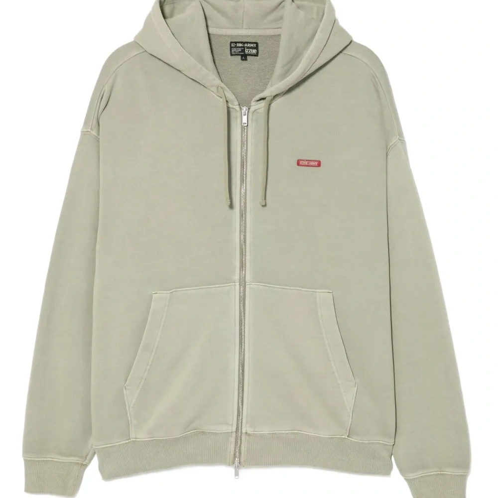 Худи с вышитым логотипом