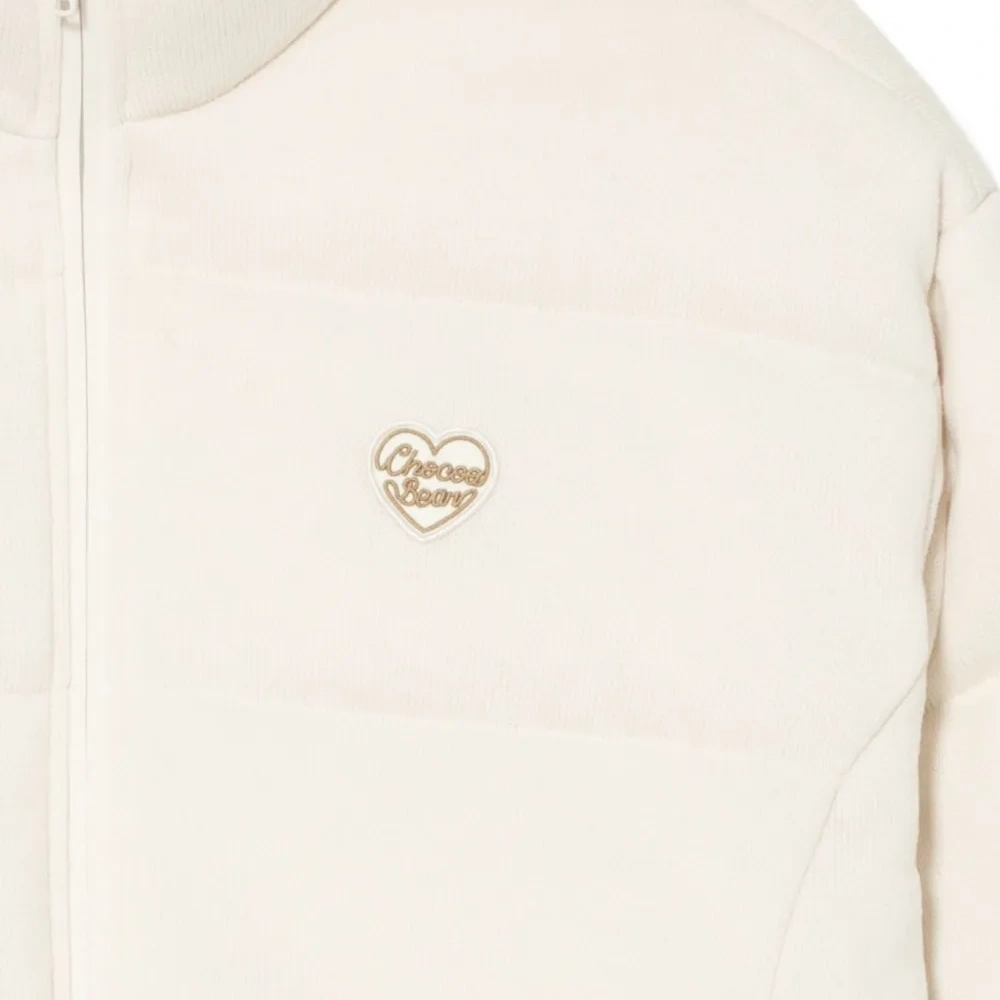 Куртка с вышитым логотипом