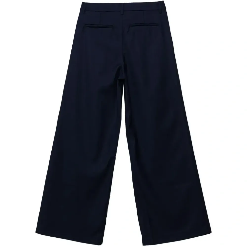 Брюки с вышитым логотипом и карманами