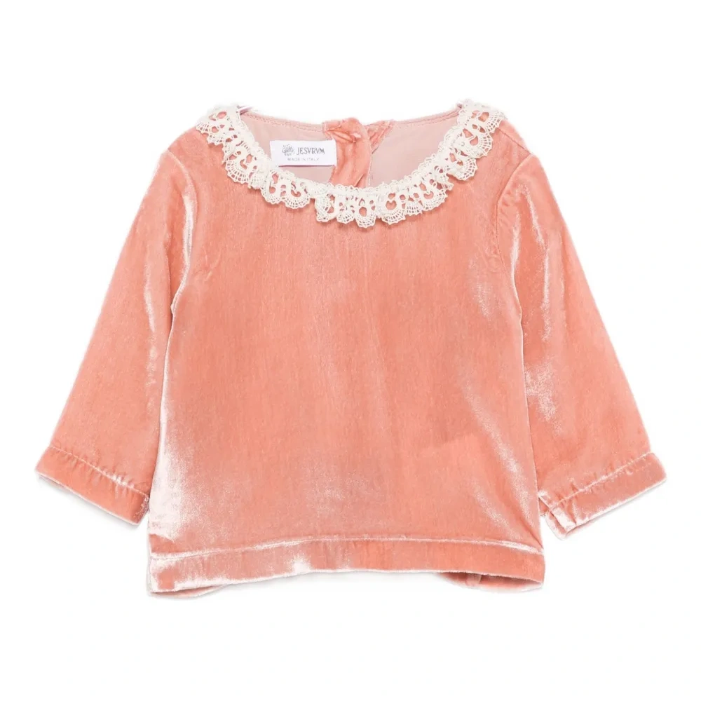 Блузка с кружевным воротником