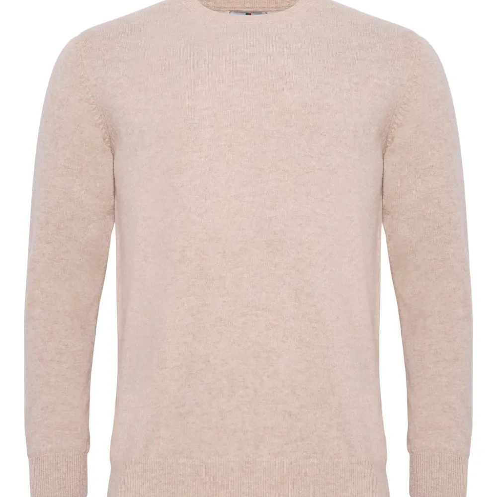 Свитер с круглым вырезом