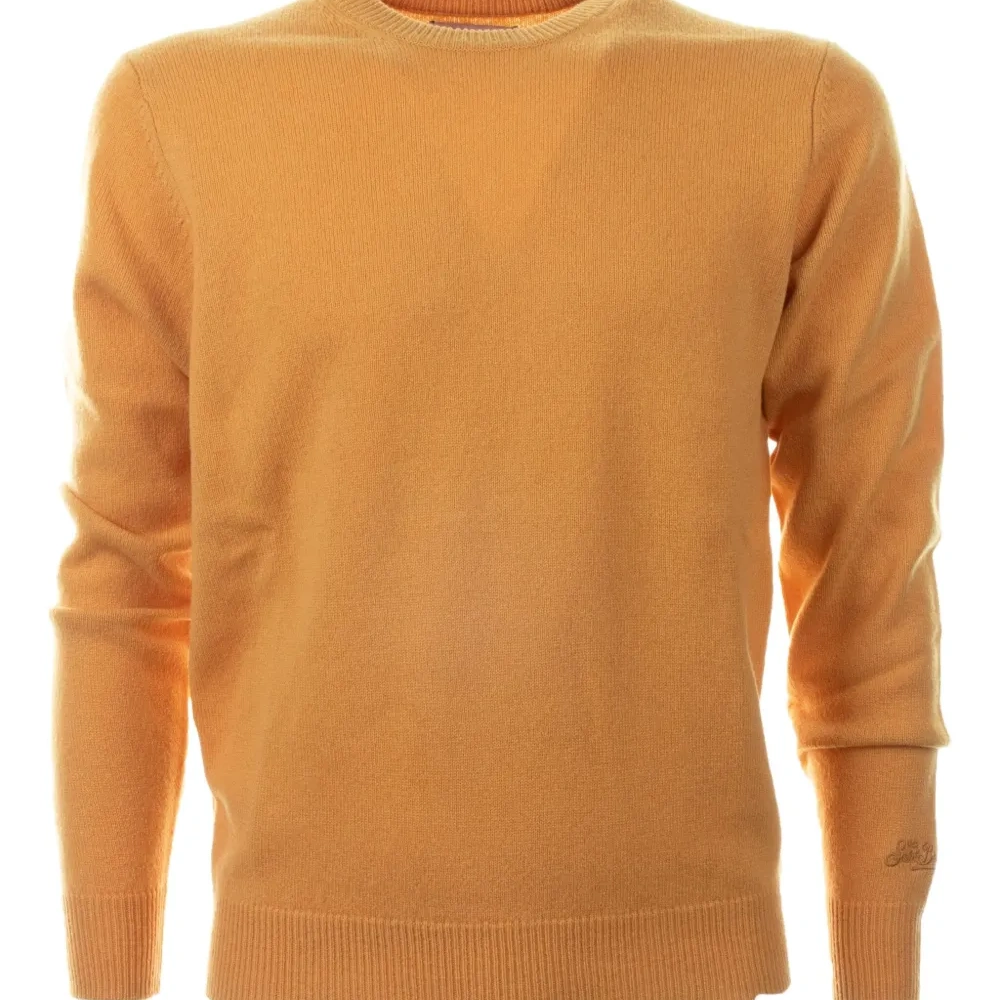 Свитер с вышитым логотипом и круглым вырезом