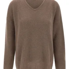 Джемпер с V-образным вырезом