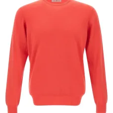 Вязаный свитер с круглым вырезом