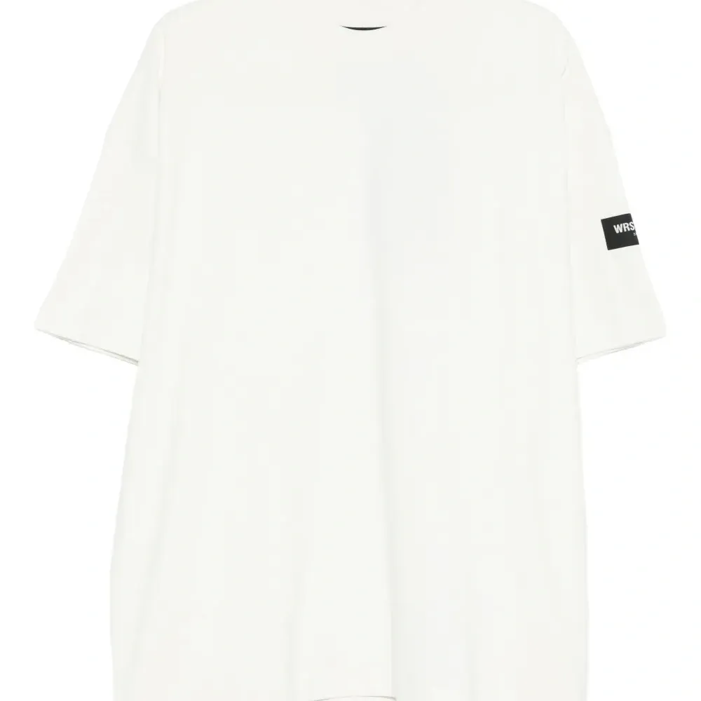 Футболка с нашивкой-логотипом