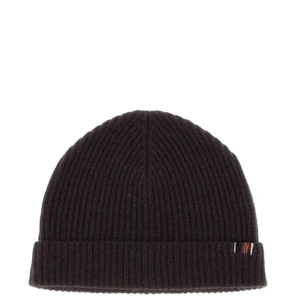 Вязаная шапка в рубчик