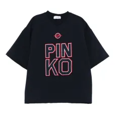 Футболка с вышитым логотипом