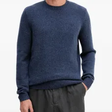 Свитер с круглым вырезом