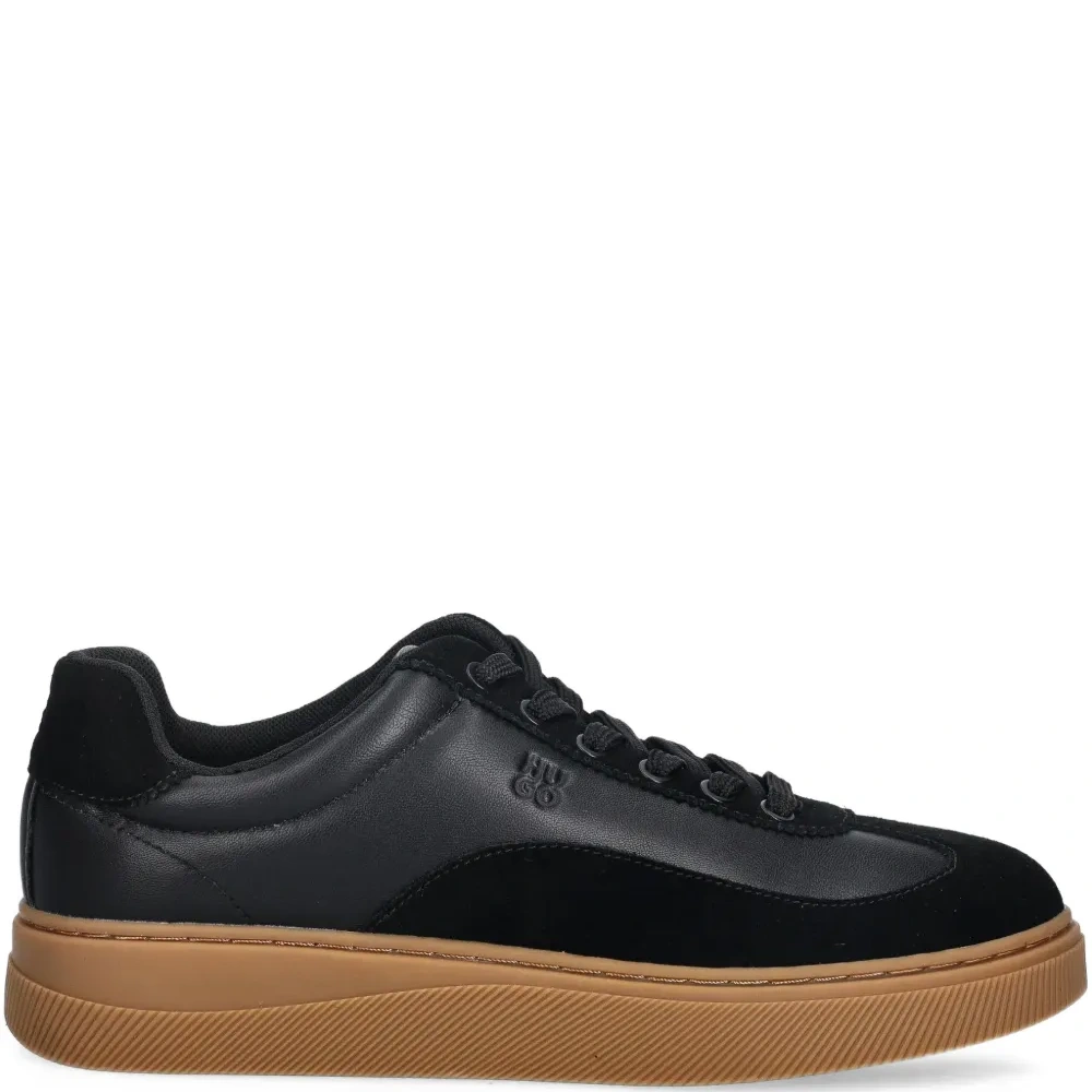 Кроссовки на шнуровке