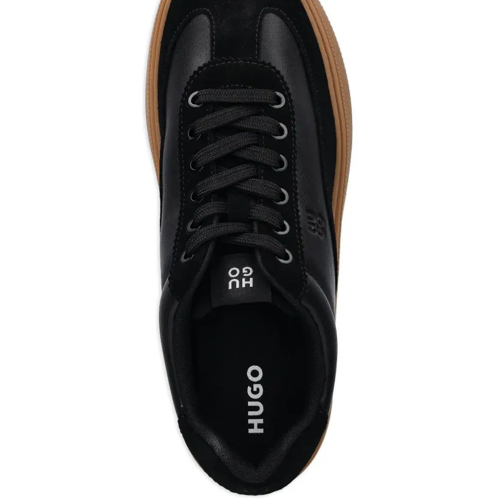 Кроссовки на шнуровке