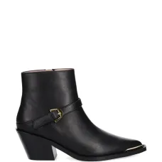 Ботинки на каблуке с пряжками