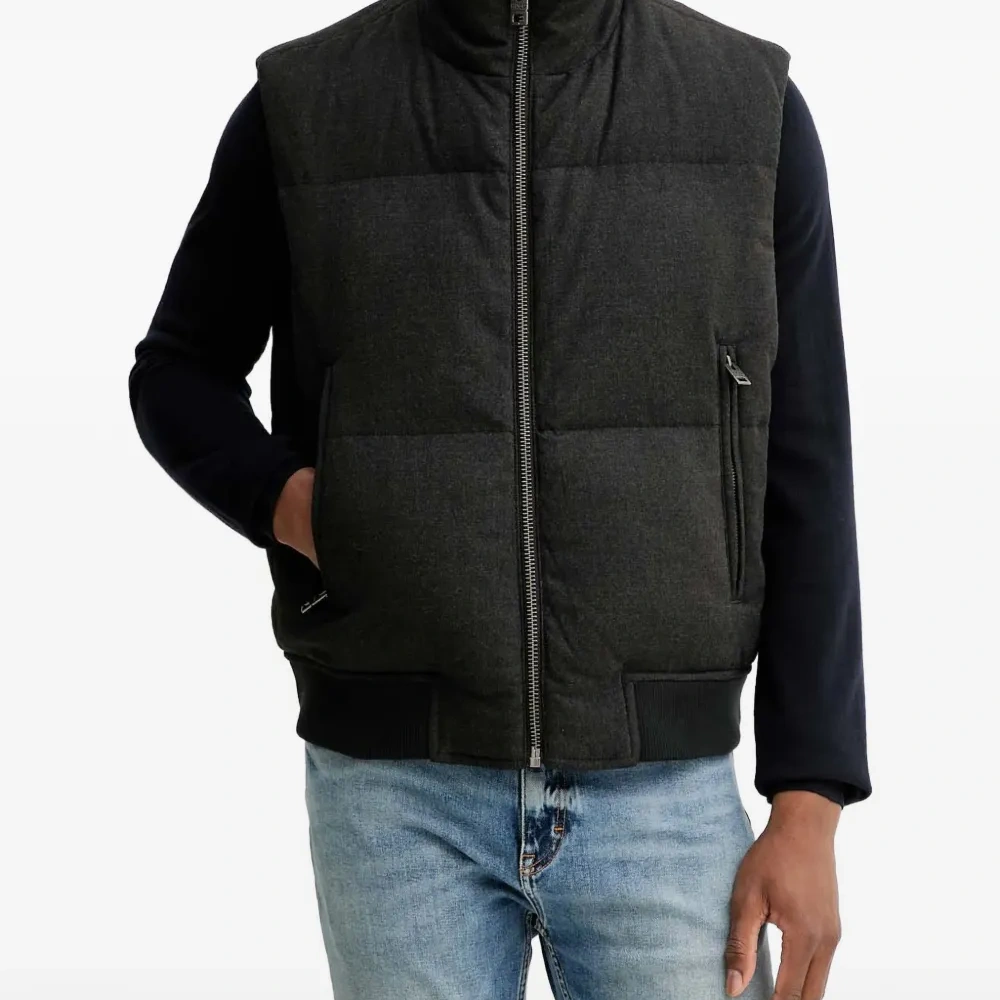 Стёганый жилет на молнии