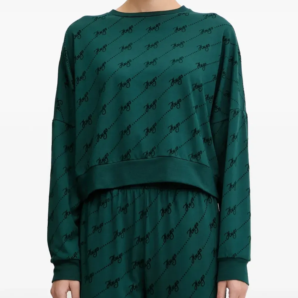 Свитер с принтом по всей поверхности