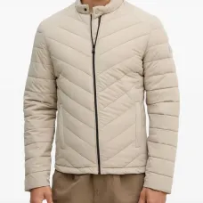 Пуховик на молнии