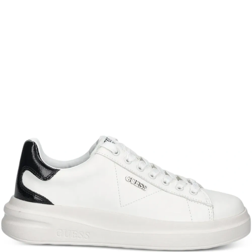 Кроссовки на шнуровке