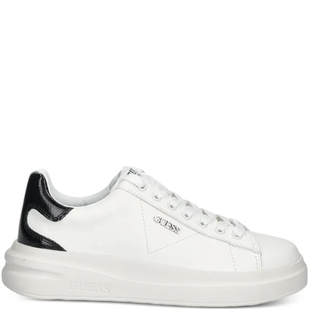 Кроссовки на шнуровке