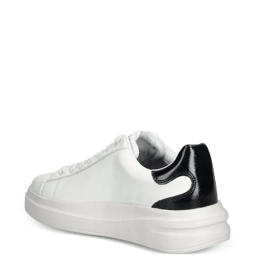 Кроссовки на шнуровке