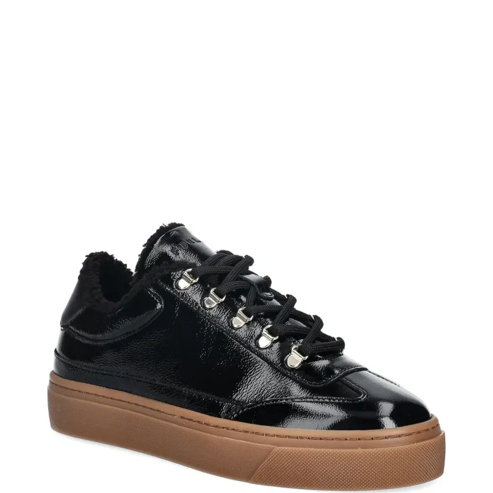 Кроссовки на платформе с шнуровкой