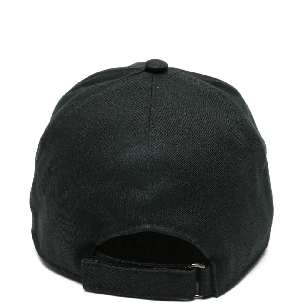 Бейсбольная кепка