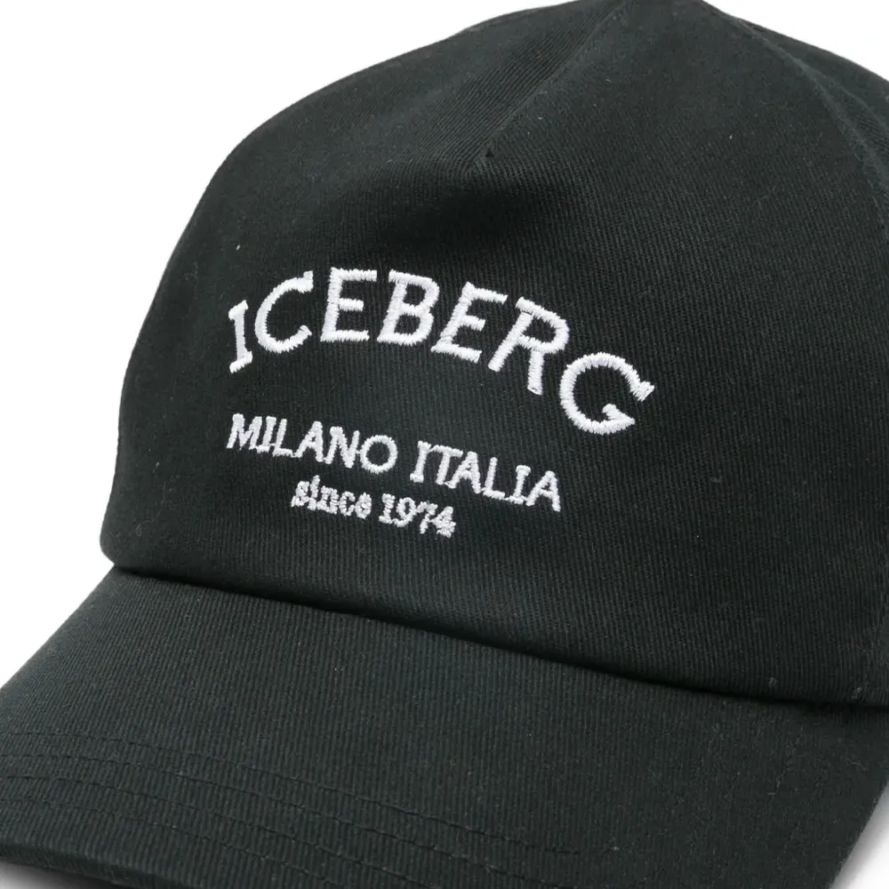 Бейсбольная кепка