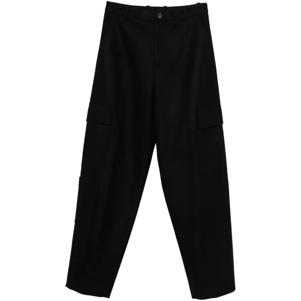 Брюки с накладными карманами