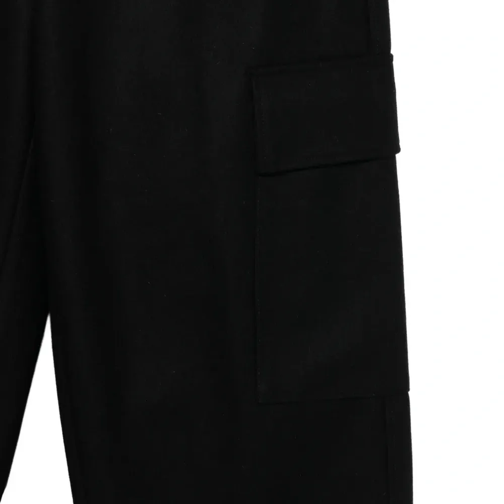 Брюки с накладными карманами Брюки с накладными карманами