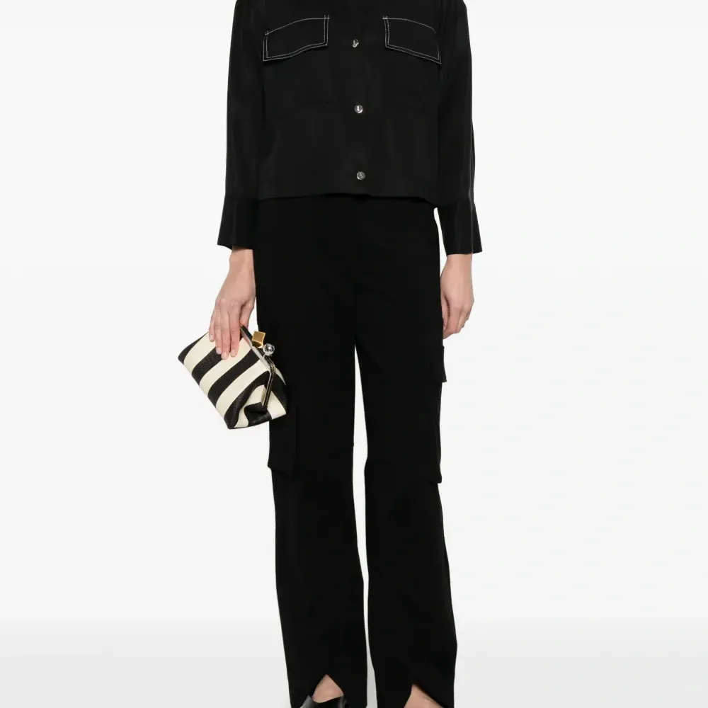 Брюки с карманами Брюки с карманами