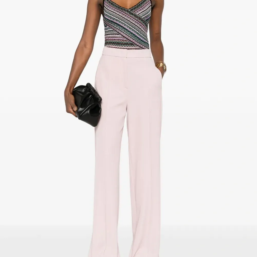 Брюки-палаццо широкого кроя