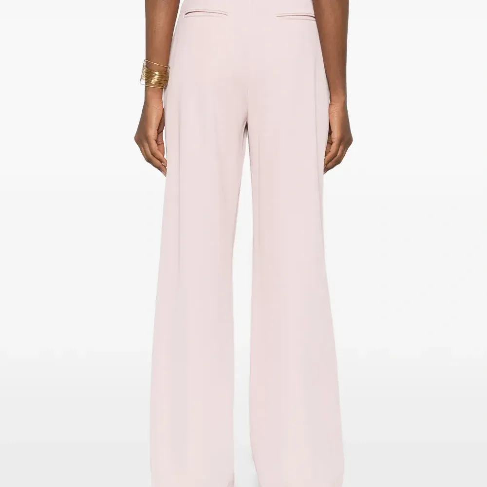 Брюки-палаццо широкого кроя