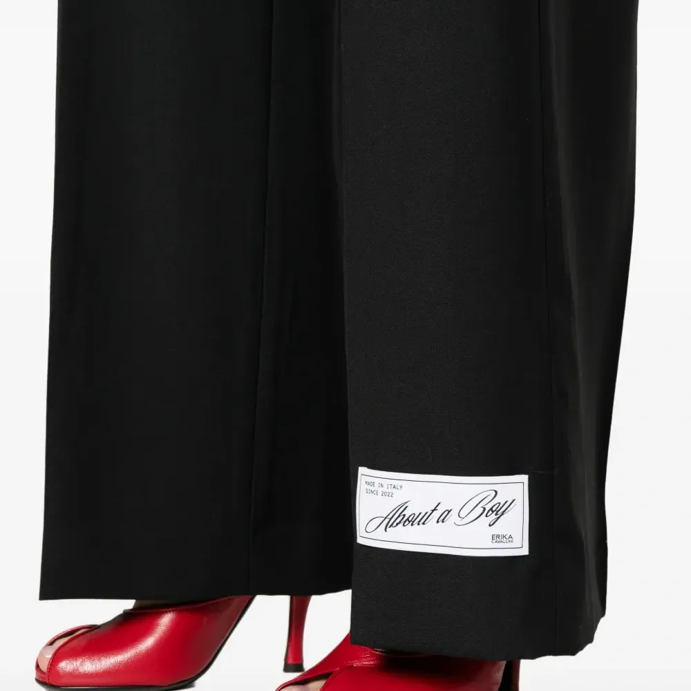 Брюки с прорезными карманами Брюки с прорезными карманами