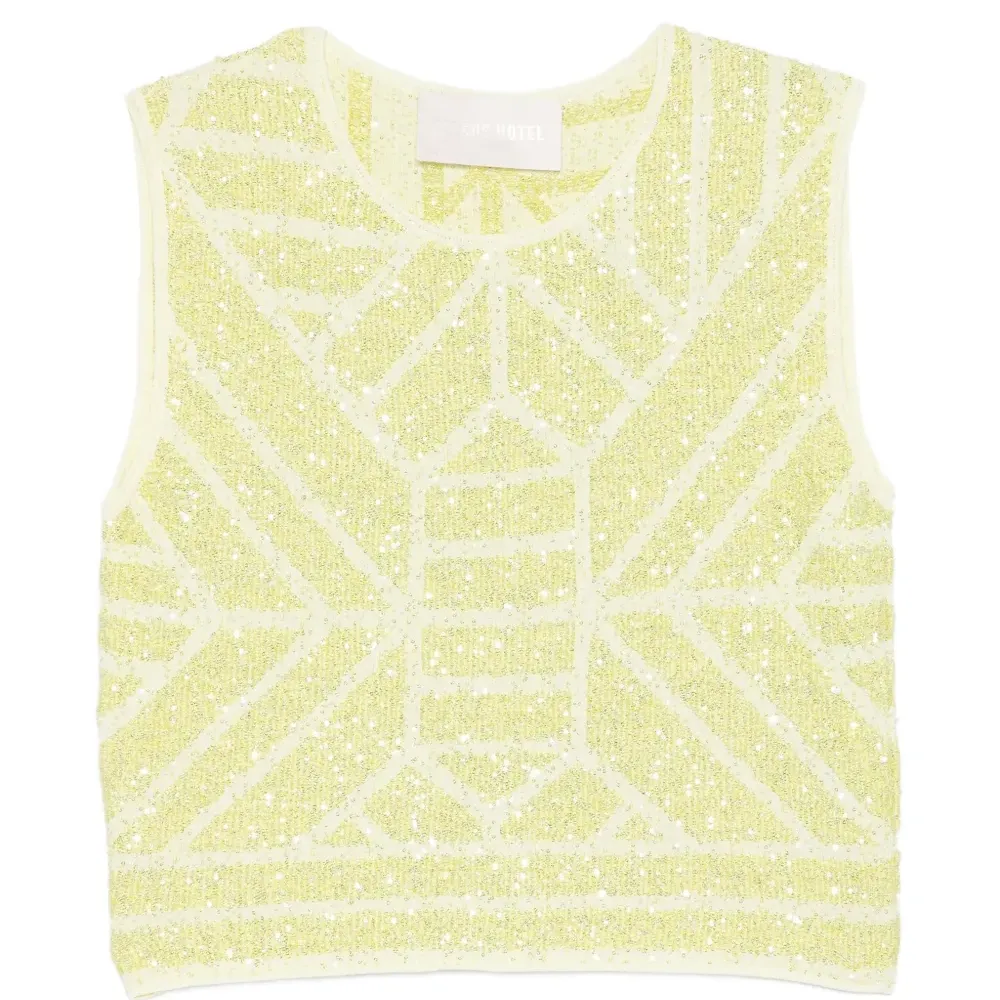 Топ с геометрическими пайетками