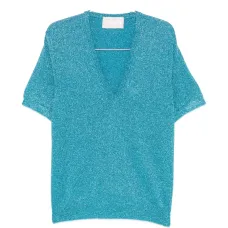 Футболка с V-образным вырезом