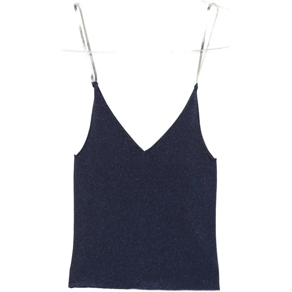 Топ с V-образным вырезом