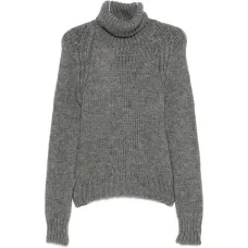 Водолазка с вырезом