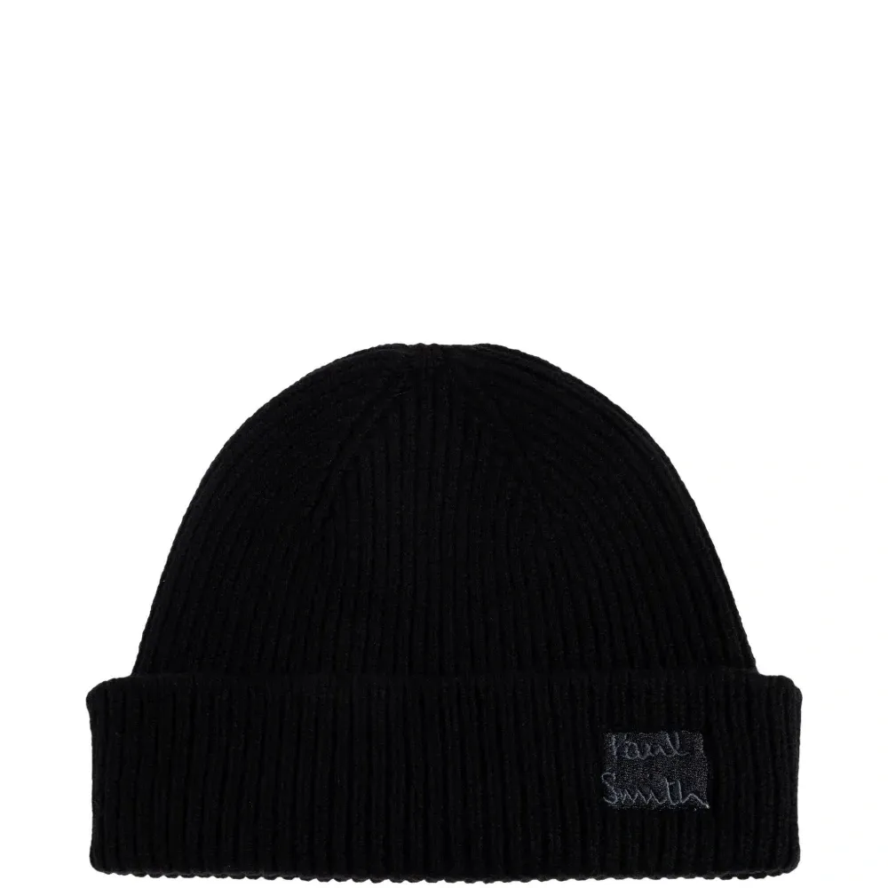 Вязаная шапка с вышитым логотипом
