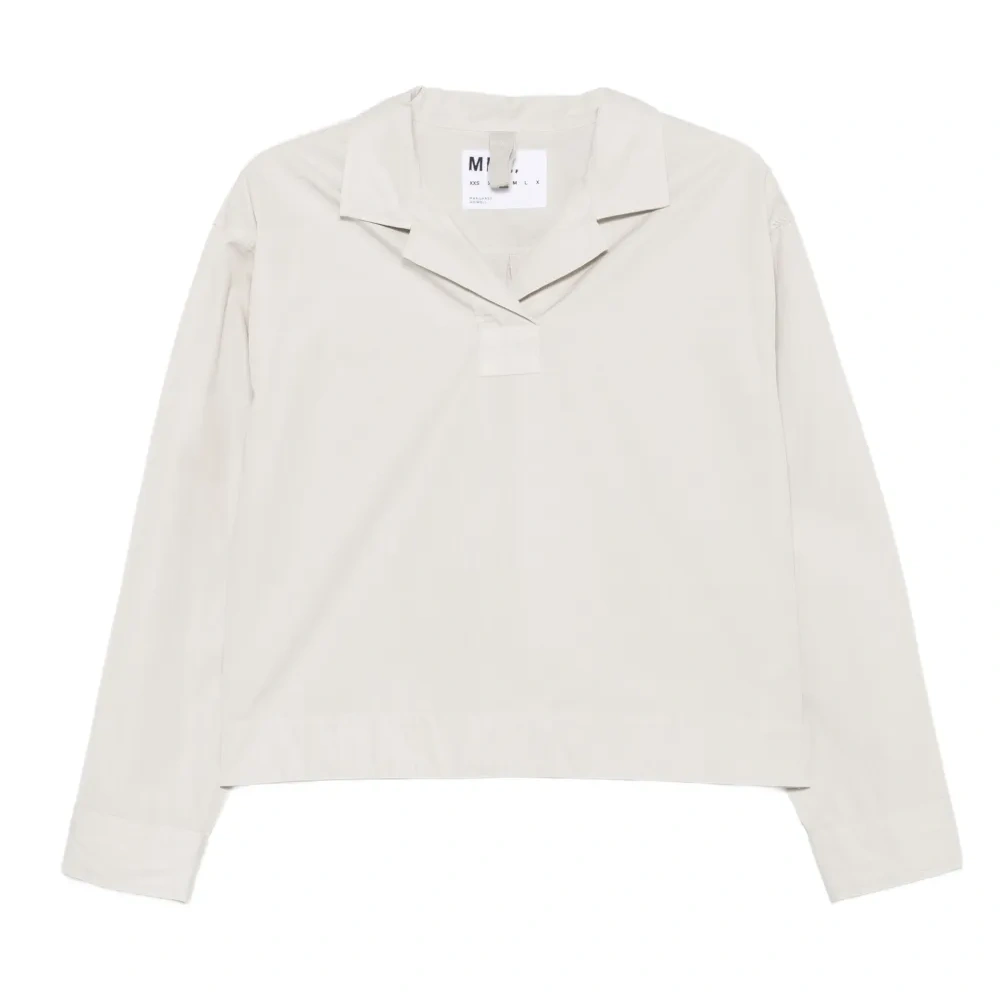 Блузка с заостренным воротником