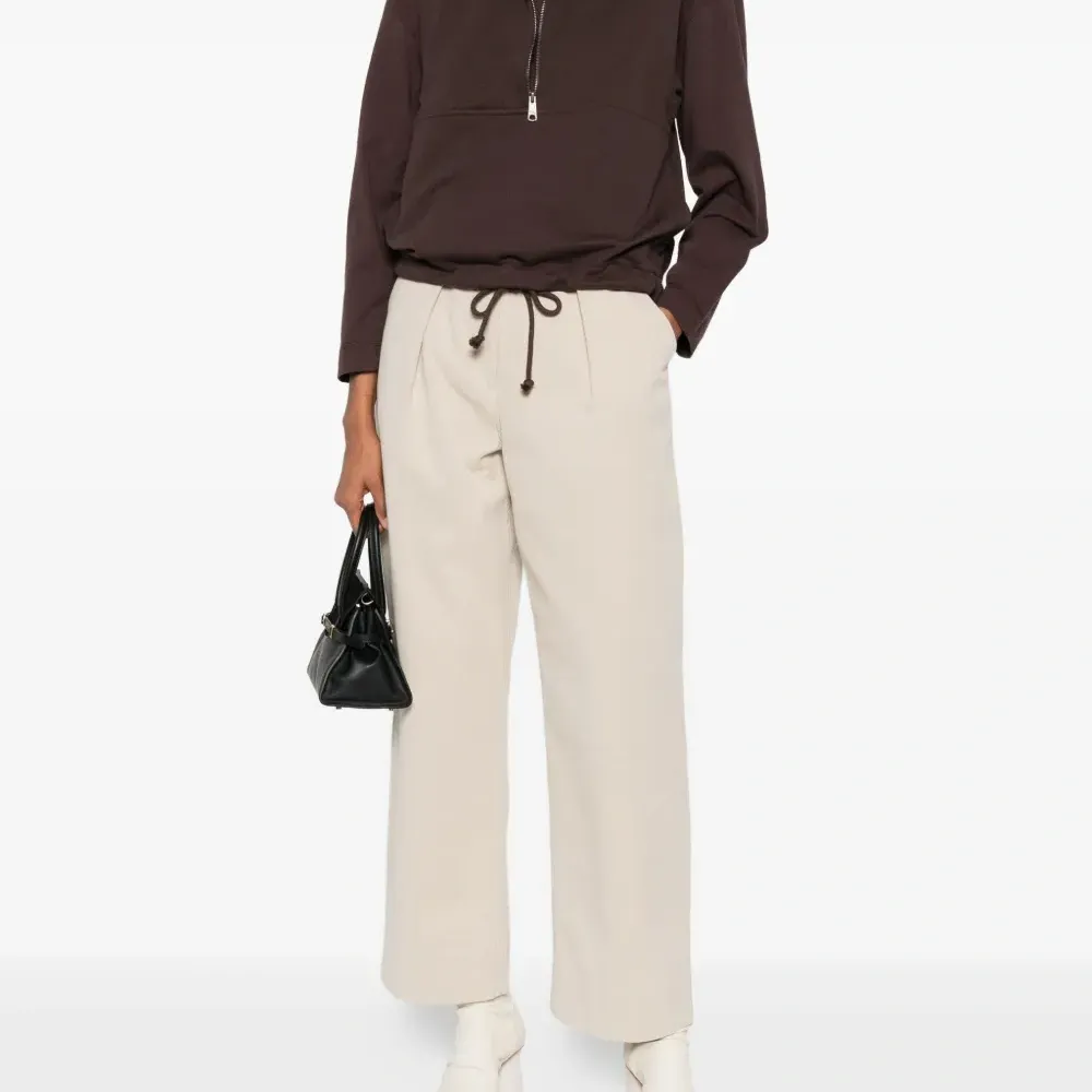 Топ с воротником-воронкой на молнии