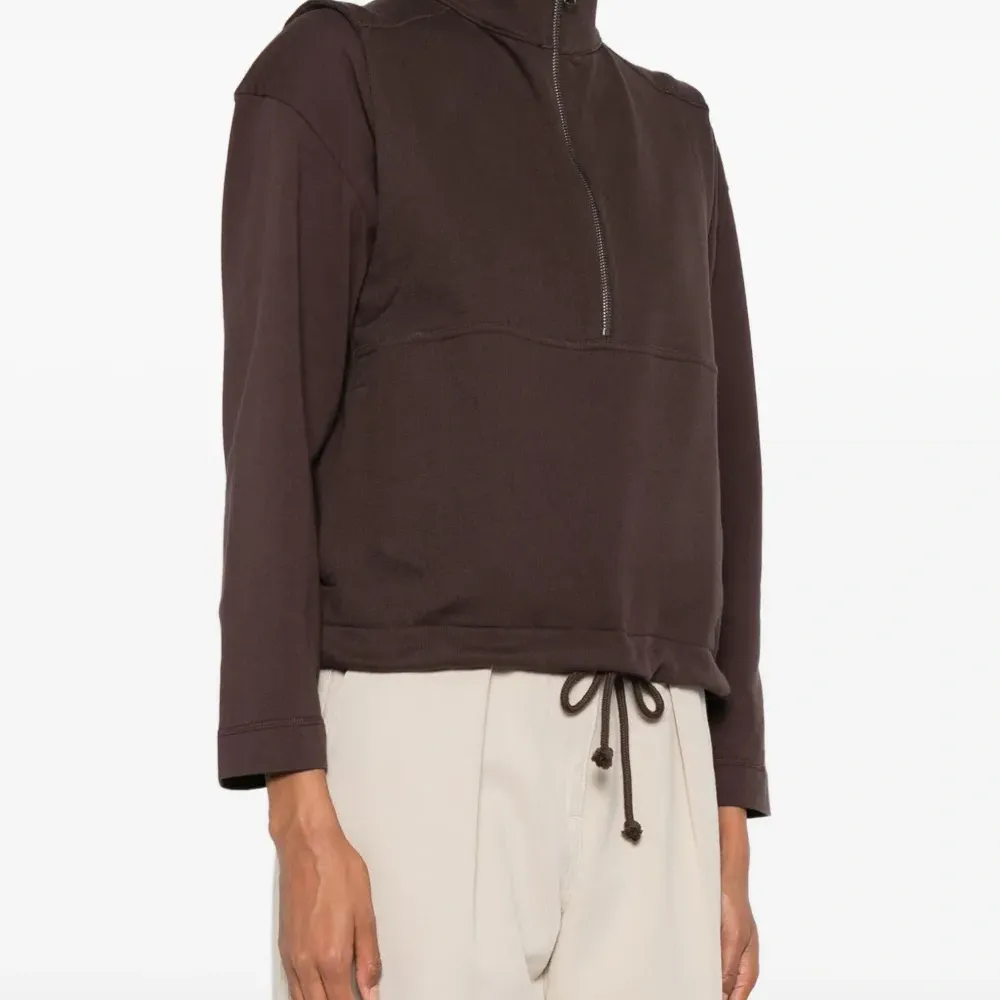 Топ с воротником-воронкой на молнии