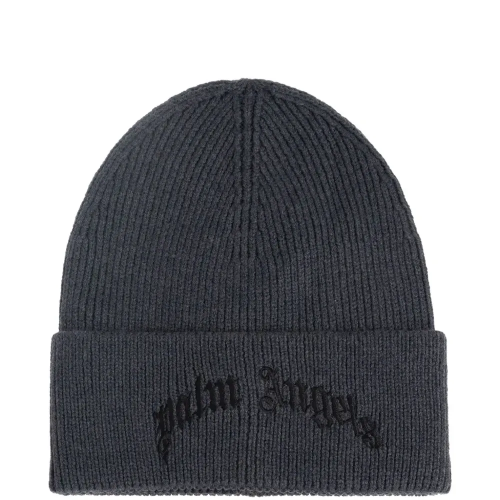 Вязаная шапка с вышитым логотипом